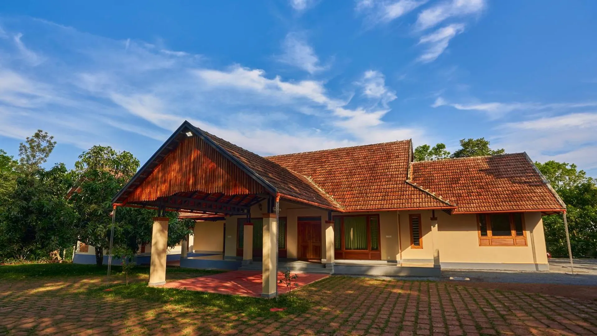 Silvertrails Kalpatta